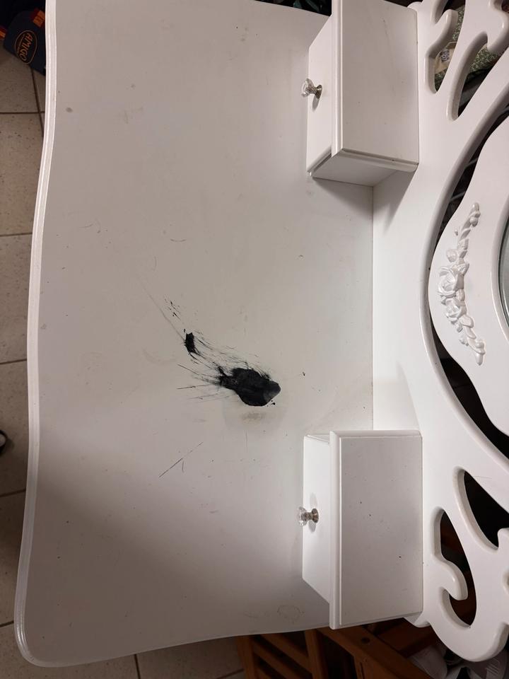 Weißer Ikea Schminktisch mit Spiegel und 4 Schubladen