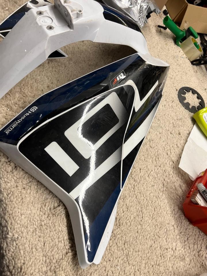 Husqvarna 701 enduro Verkleidung Lampenmaske kotflügl