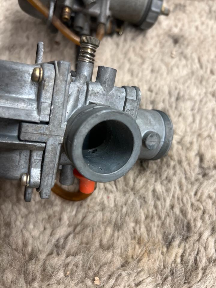 Suzuki GT 750 550 380 250 vergaser 3 stück 100€