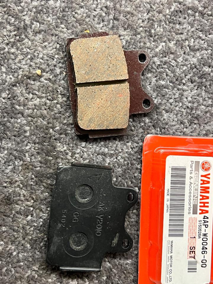 Yamaha RD 350 Bremsbeläge vorne 15€ 4AP-W0046-00