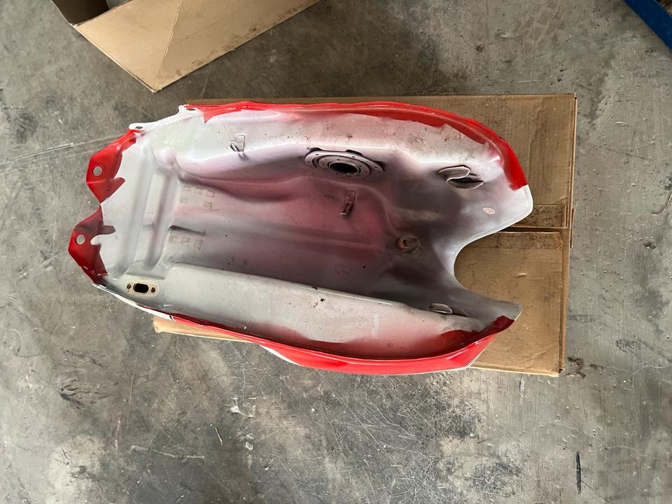 Suzuki GSX 550 Tank 110€