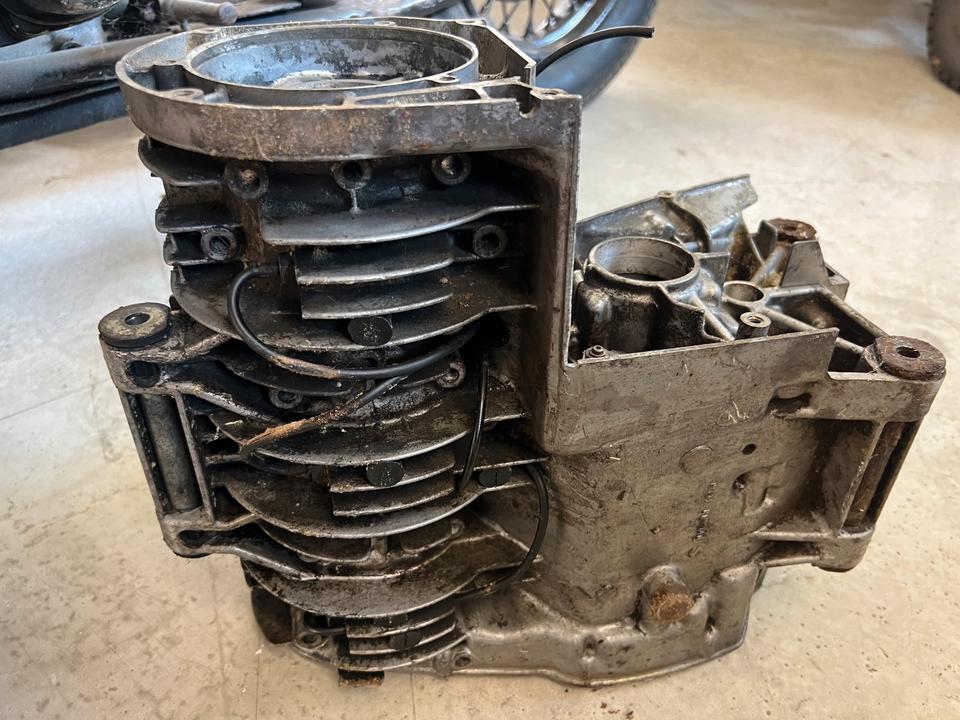 Suzuki GT 380 Motor 150€