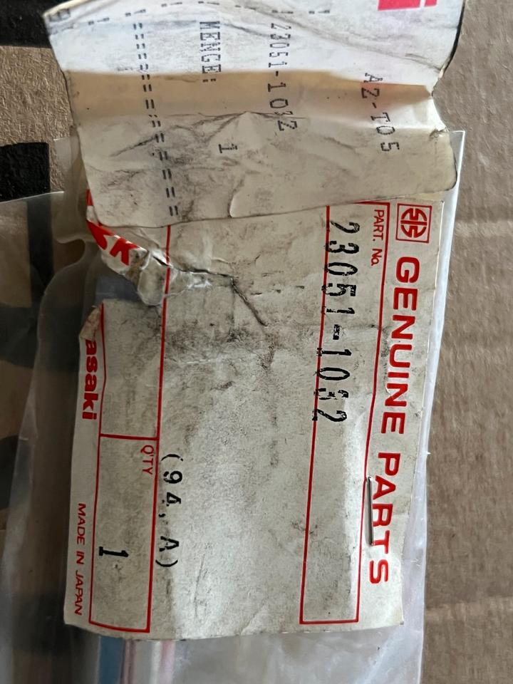 Kawasaki KH 125 blinkerhalter 23051-1032 neu 16€