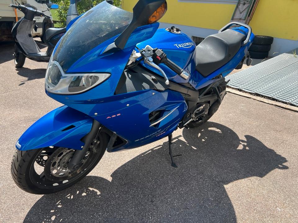 Triumph Sprint 1050 ST Unfallfahrzeug