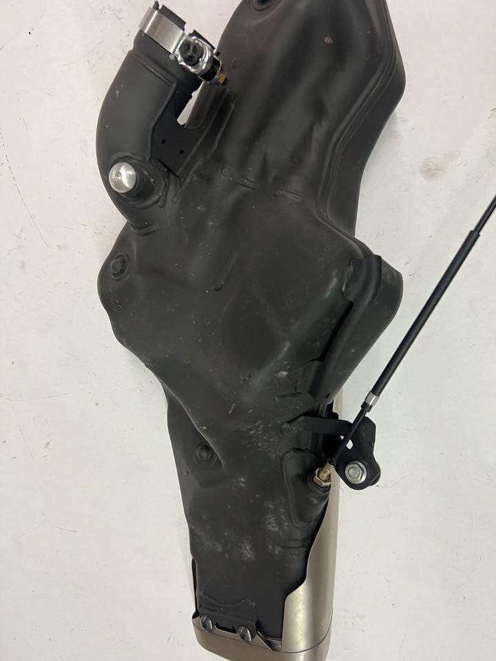 Auspuff Honda CBR 1000R 2011 von Neufahrzeug abmontiert 110€