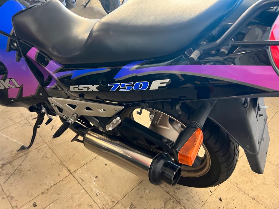 Suzuki gsxf 750 760€