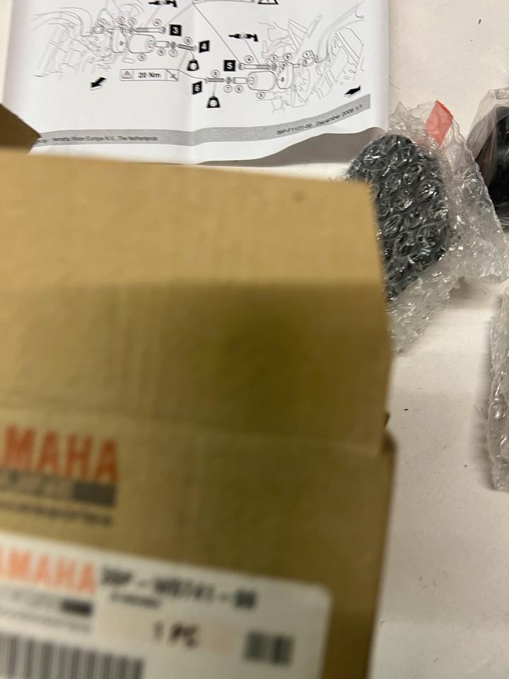 Yamaha FZ 8 Sturz Pads 100€ 39P-W0741-00