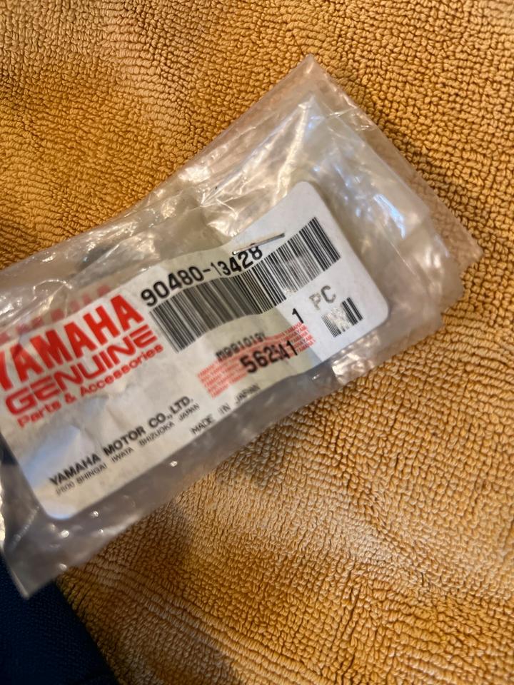 Yamaha XT 600 1987 Gummi 90489-13428 neu