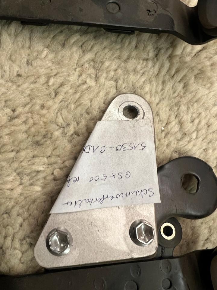 Suzuki GS 500 E Scheinwerfer Halter neu suzuki 51530-01D91