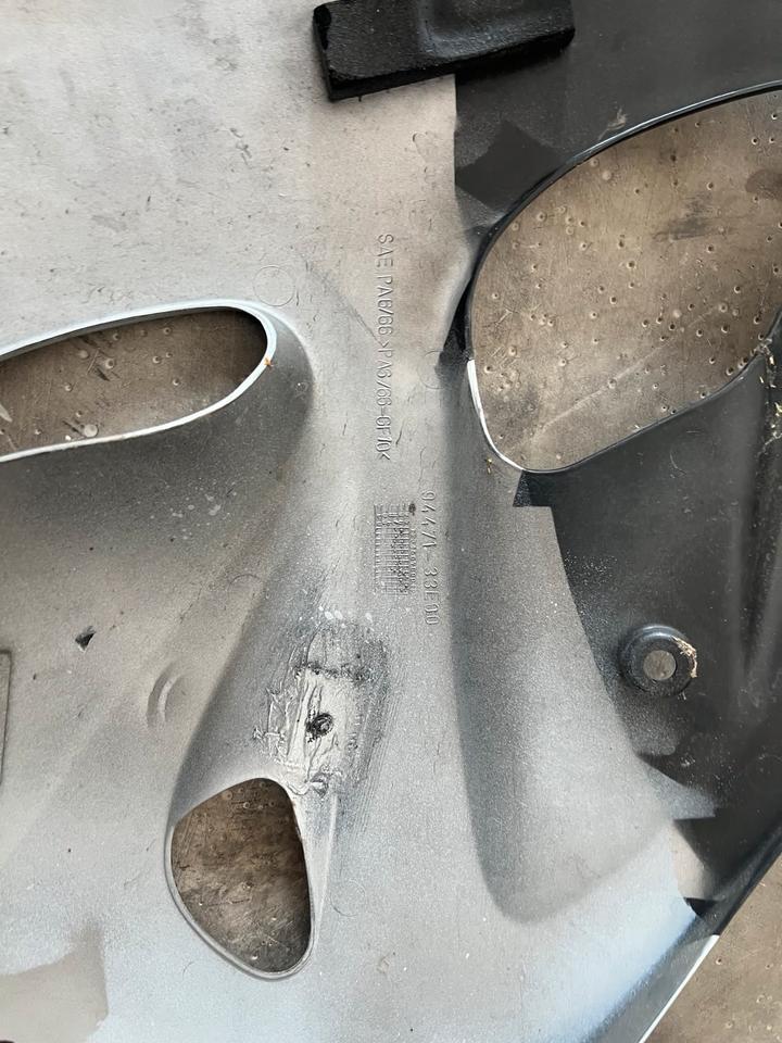Suzuki srad 750 gsxr 750 Verkleidung rechts 94471-33E00 28€