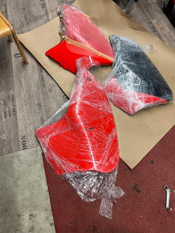 Aprilia RS 50 Verkleidung dis 103056 Seitenteil links neu