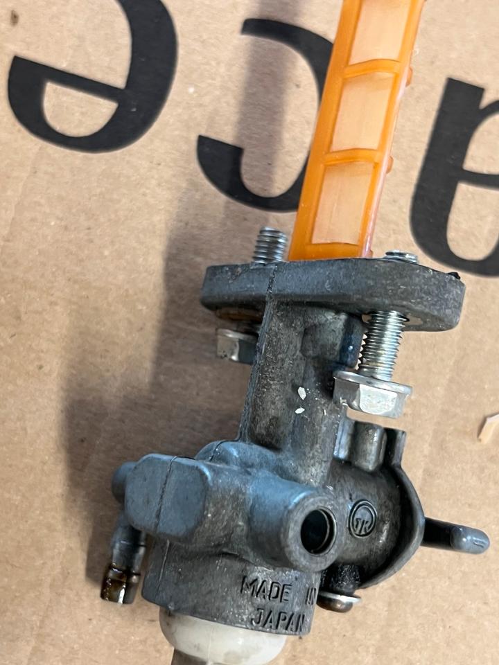 Suzuki GN 125 Benzinhahn 32€