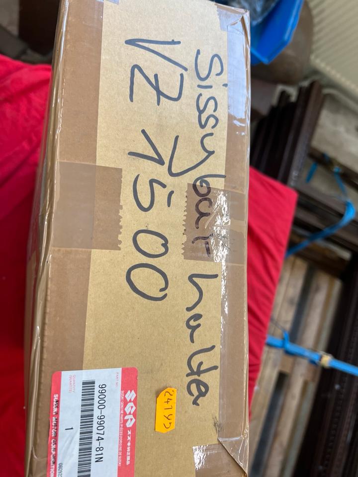 Suzuki M1500 Sissy-Bar-Träger 99000-99074-81N