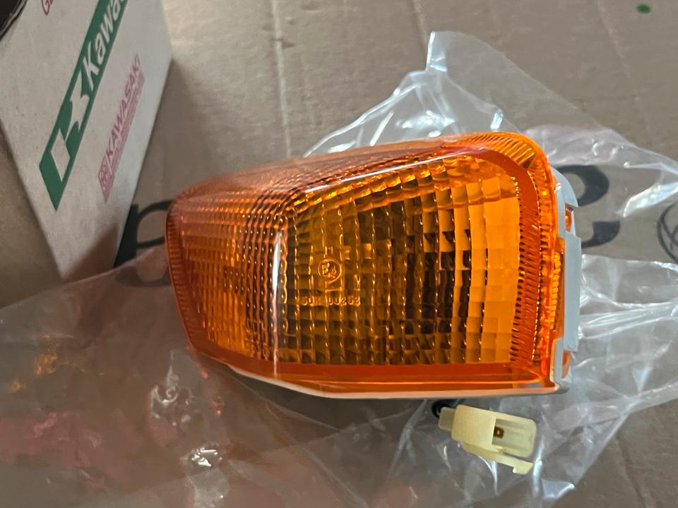 Kawasaki ZZR 600 Blinker vorne neu 23040-1216 20€
