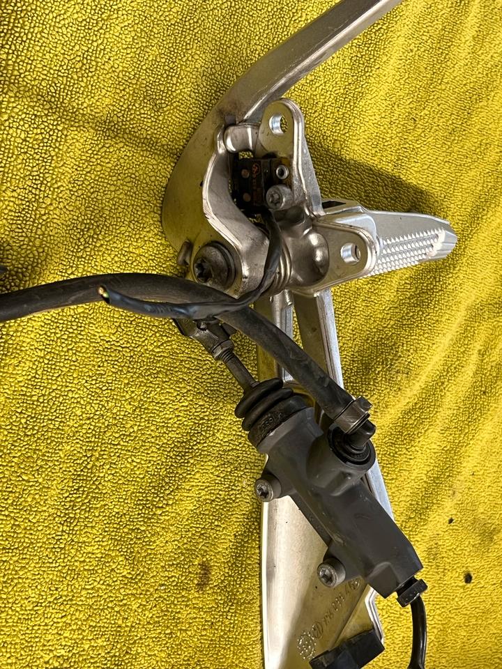 Bmw K 1200 S Fußrasten Anlage rechts Bremshebel 70€