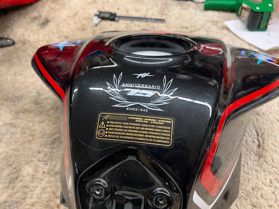 MV Agusta dragstar 800RC Tank neu 150€