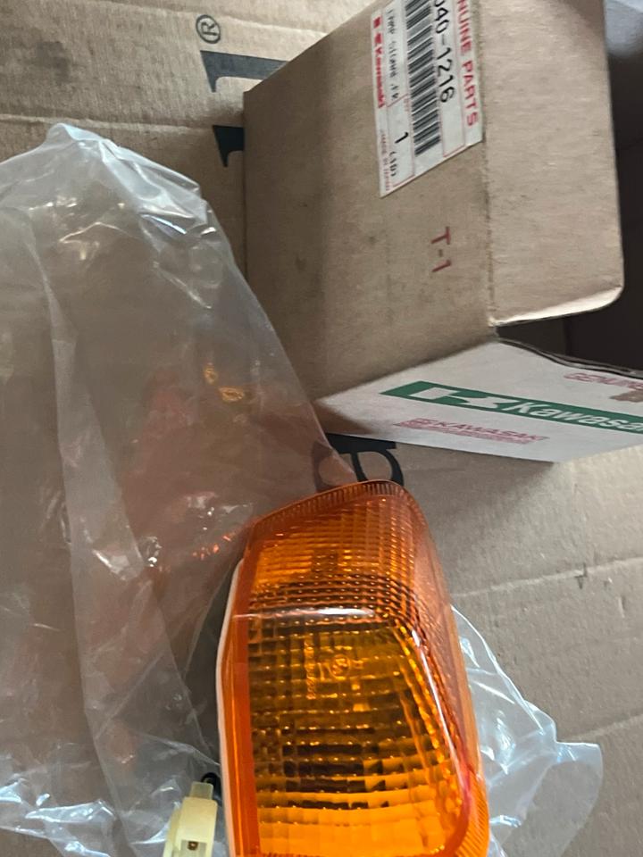 Kawasaki ZZR 600 Blinker vorne neu 23040-1216 20€
