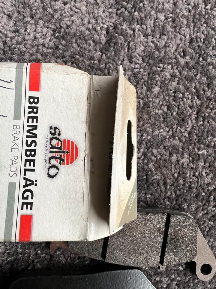 Honda Hornet 600 Bremsbeläge hinten vorne 45€