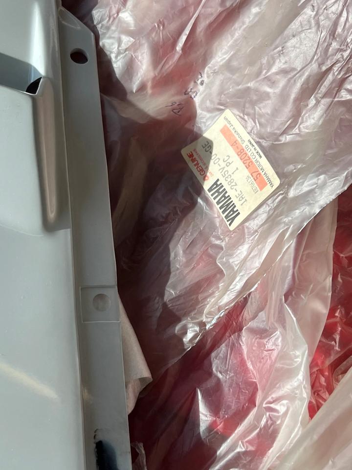 Yamaha FZ 750 Verkleidung neu 1AE-2835V-00-GE