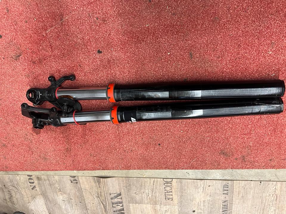 Ktm RC 125 Gabel Standrohr 160€ zusammen