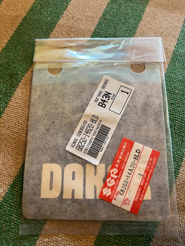 Suzuki DR 600 Dakar 68250-14A20-8LD