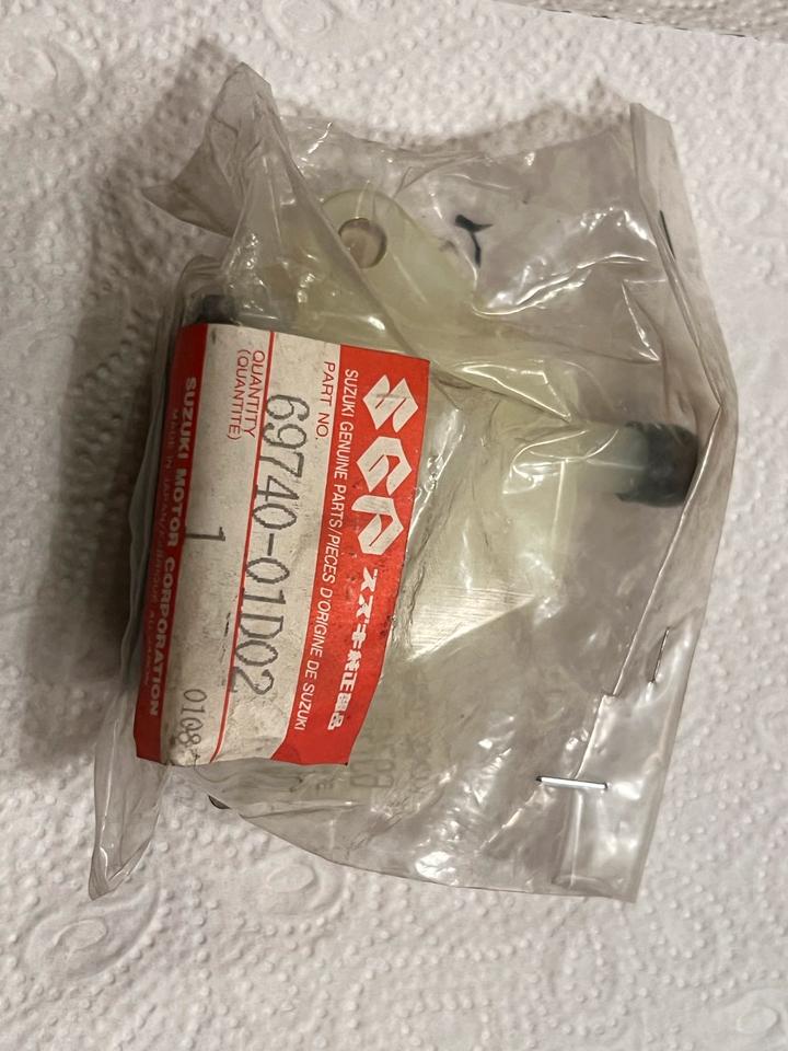 Suzuk gsxr i 69740-01D02-000 bremsflüssigkeit Behälter hinten 30€