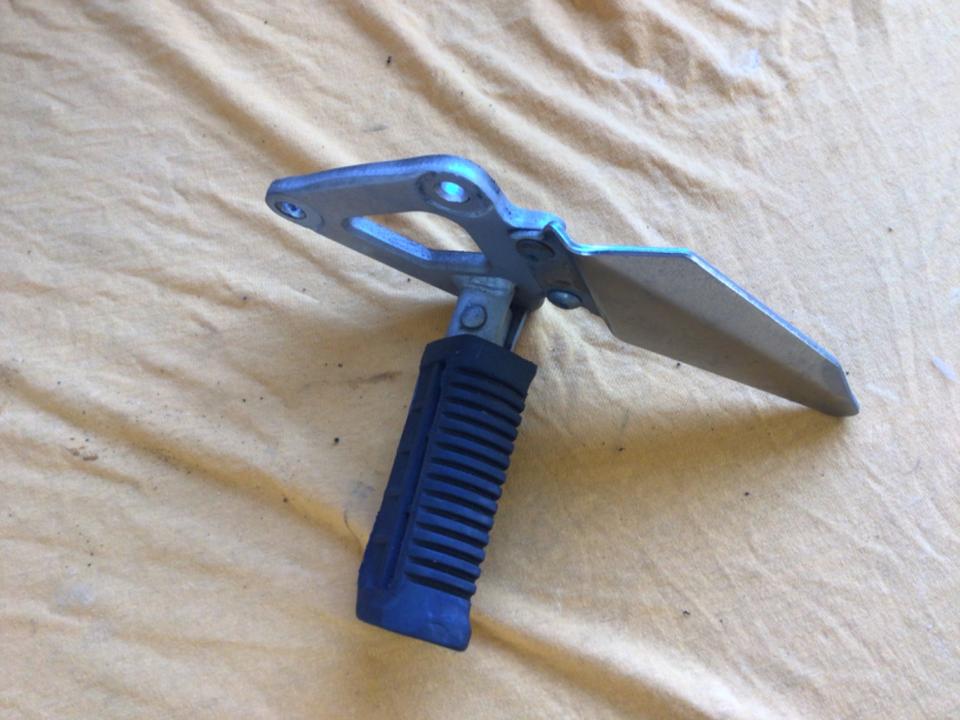 Fussrasten links Suzuki GS500 egm51b