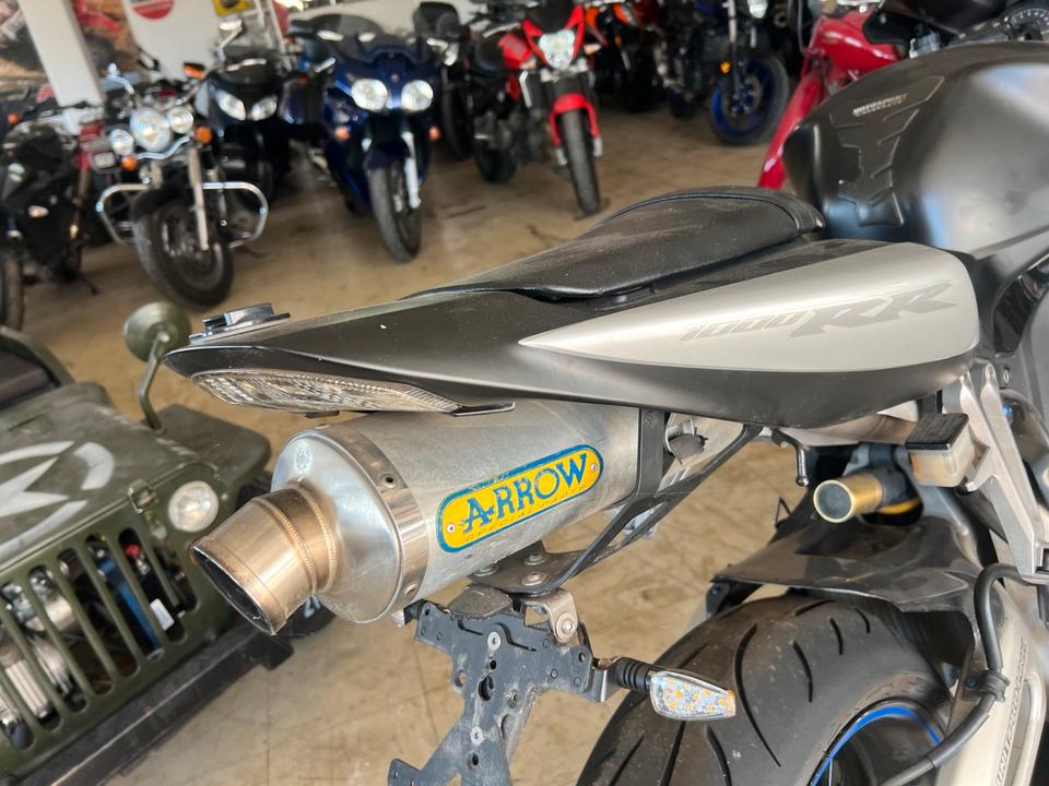 Honda cbr 1000 rr von 2005 2900€
